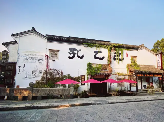 绍兴仓桥直街哪里有行李寄存的地方?仓桥直街行李寄存怎么收费?