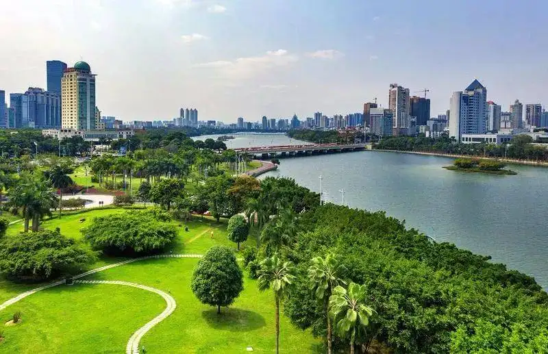 南宁南湖公园哪里有行李寄存的地方？南湖公园行李寄存怎么收费？